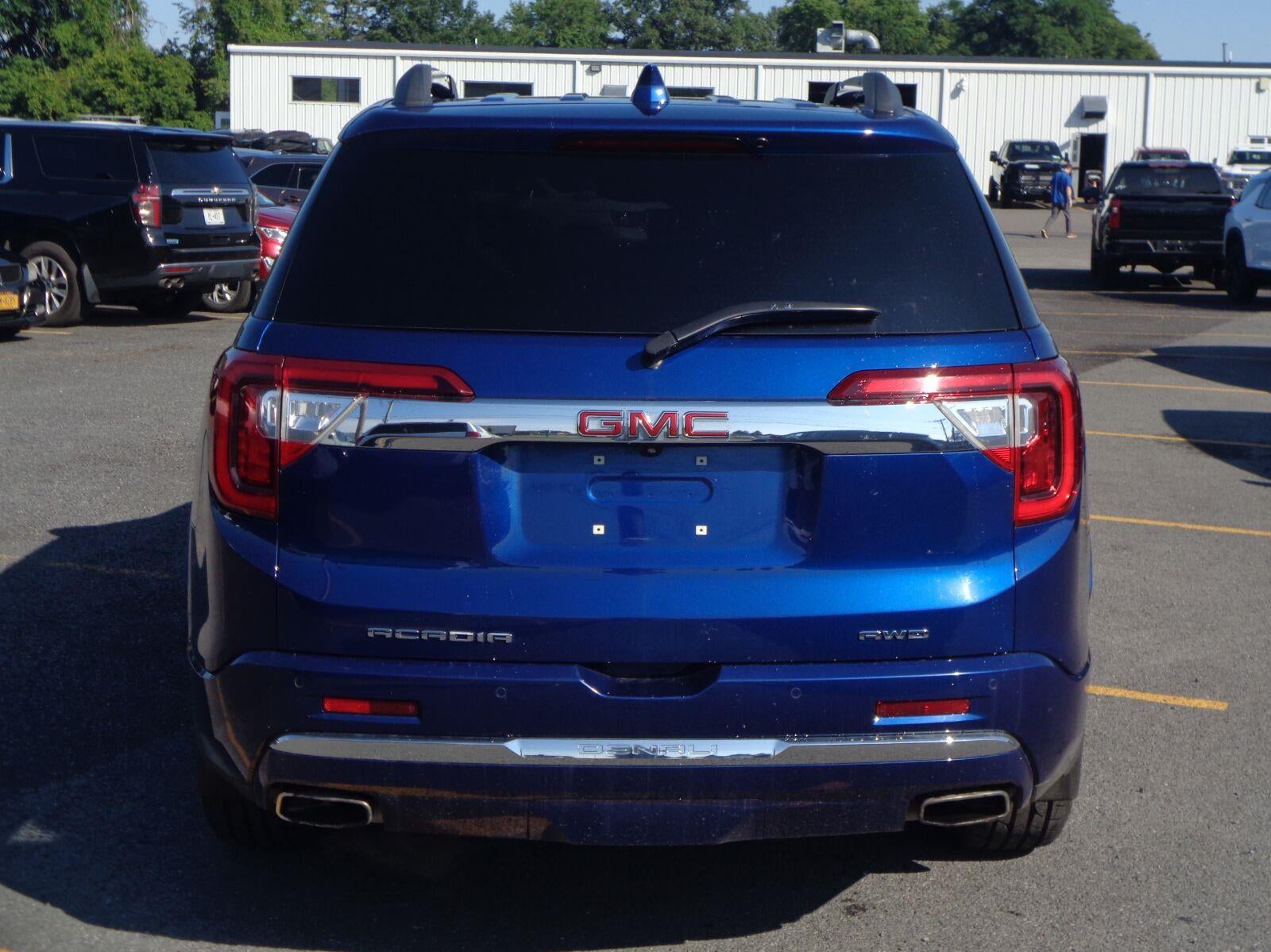 2023 GMC Acadia Denali