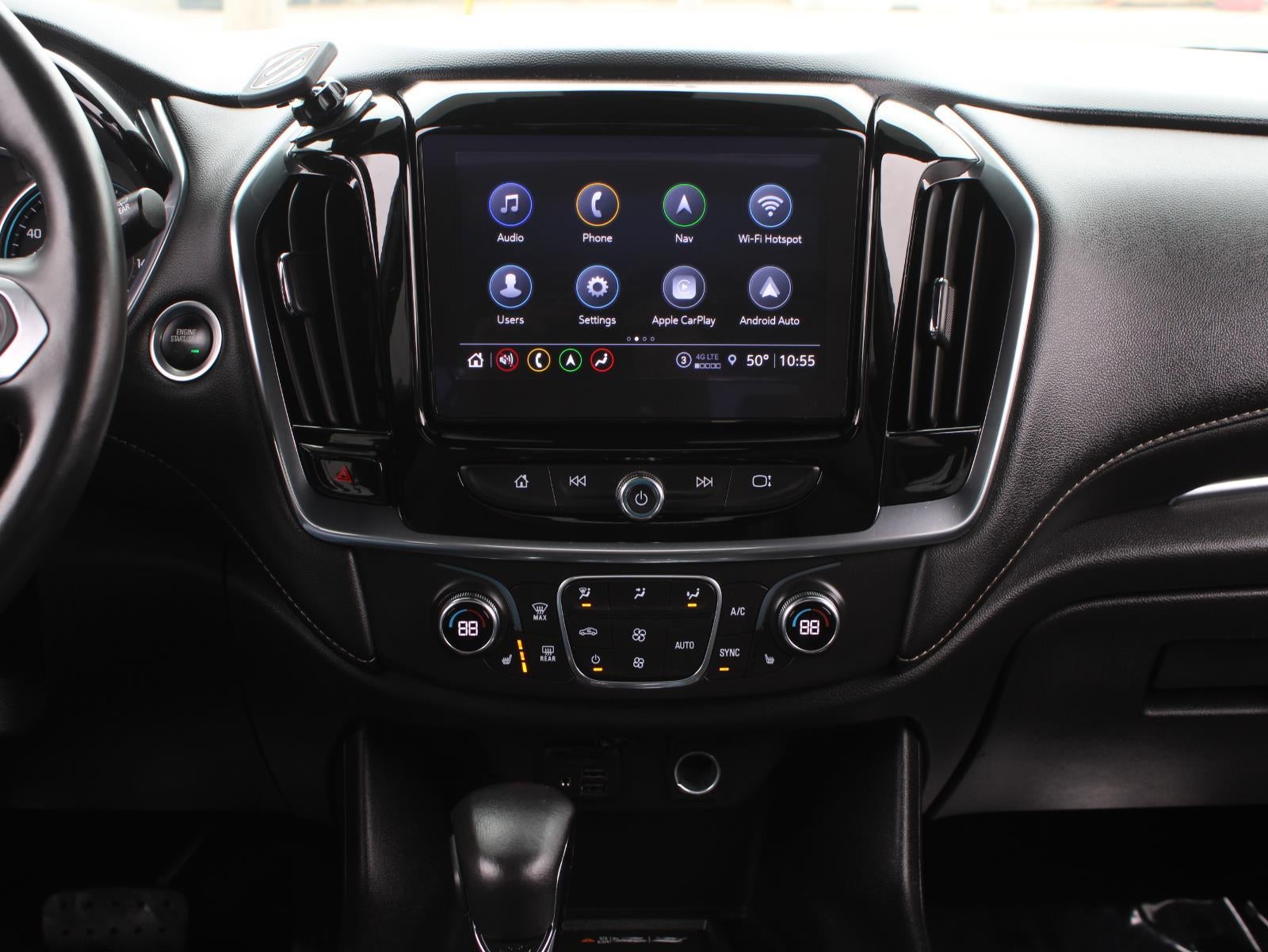 2022 Chevrolet Traverse LT Leather