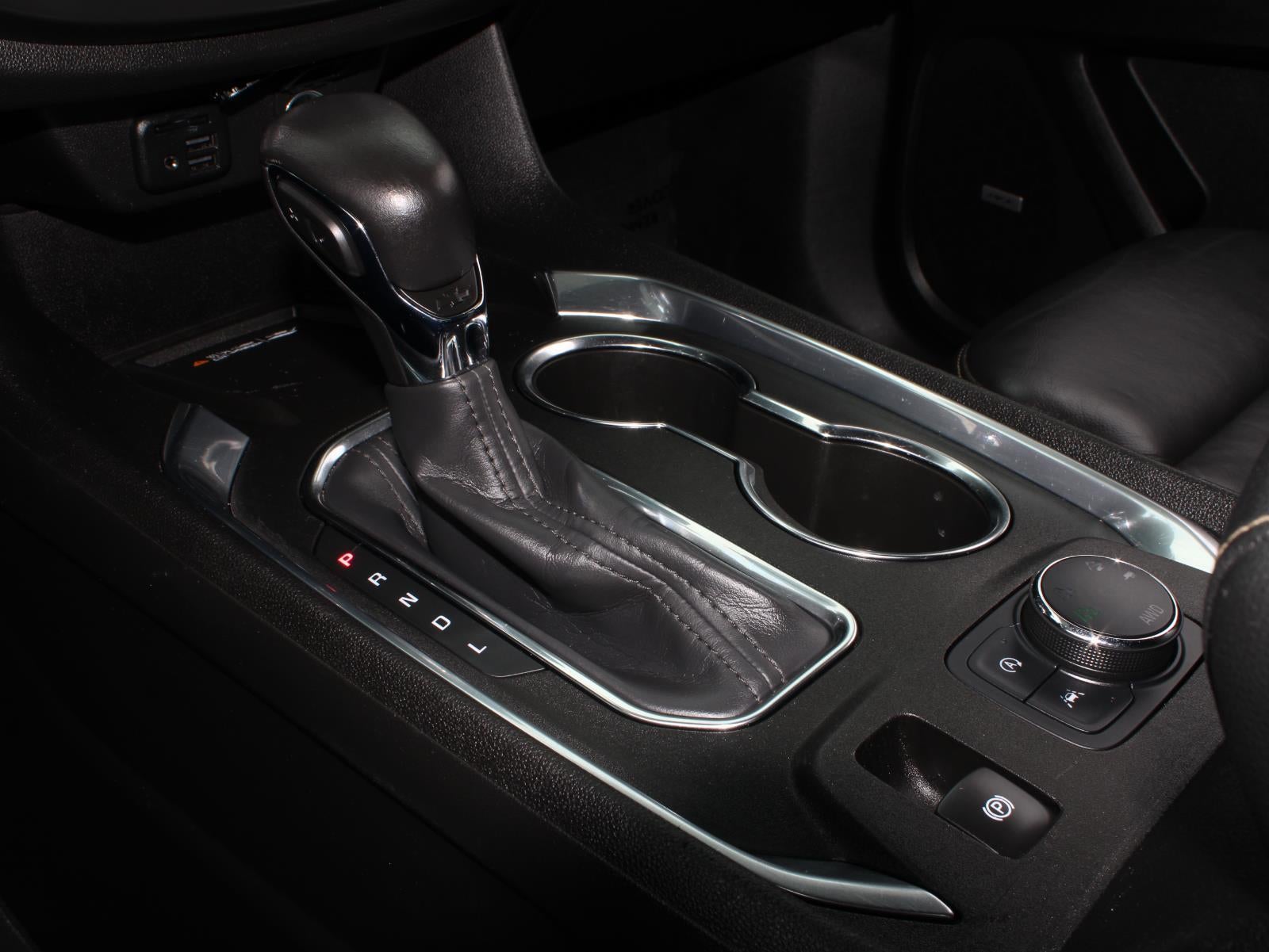 2022 Chevrolet Traverse LT Leather