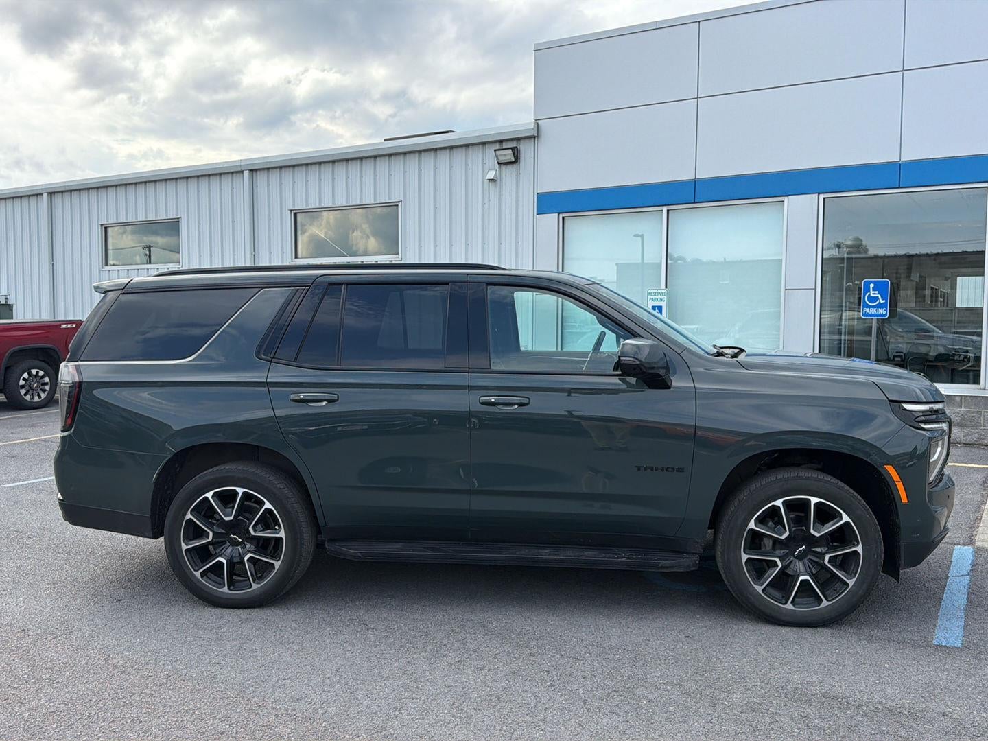 2025 Chevrolet Tahoe RST