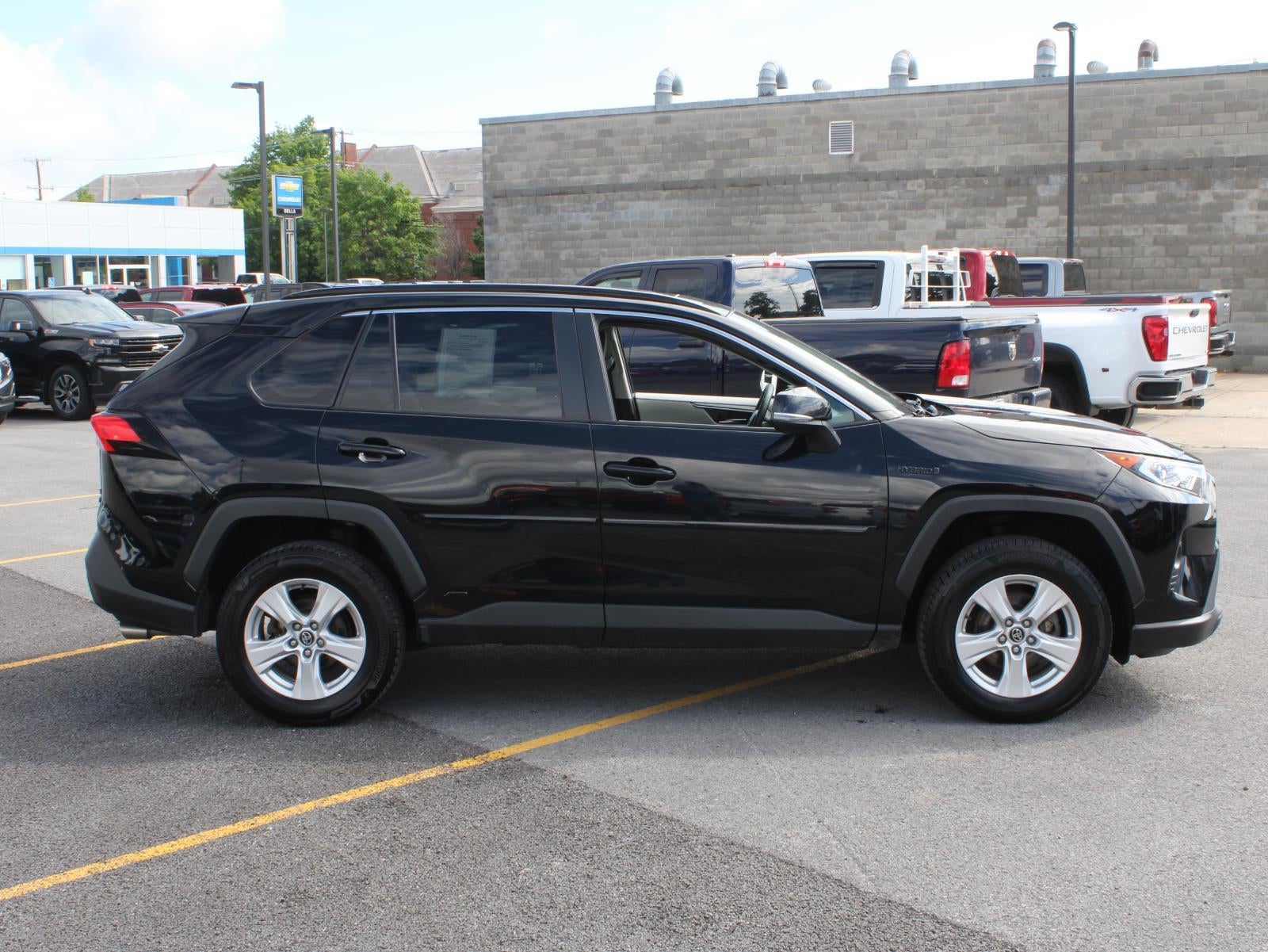 2020 Toyota RAV4 Hybrid XLE