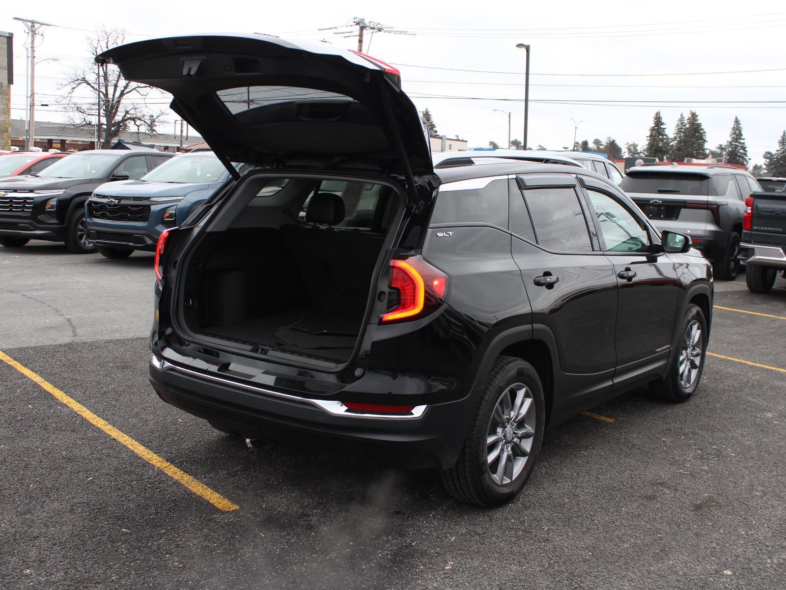 2022 GMC Terrain SLT