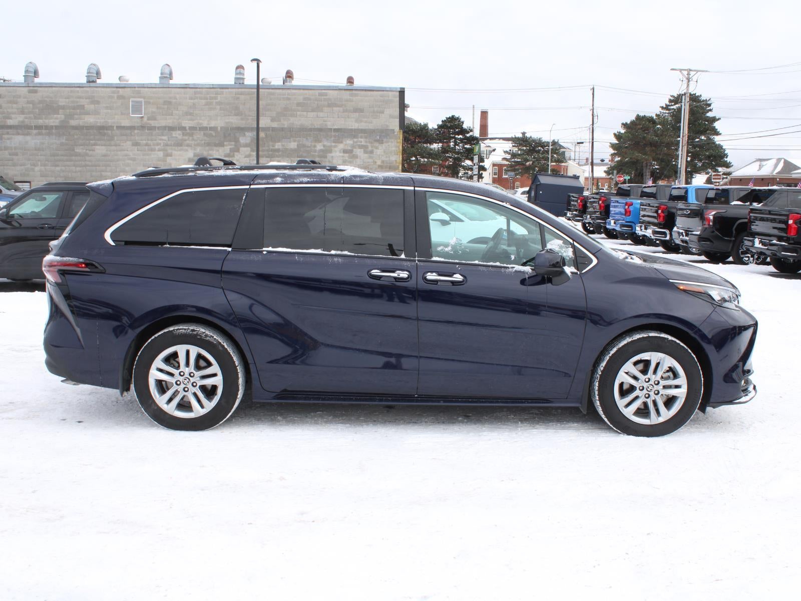 2025 Toyota Sienna XLE