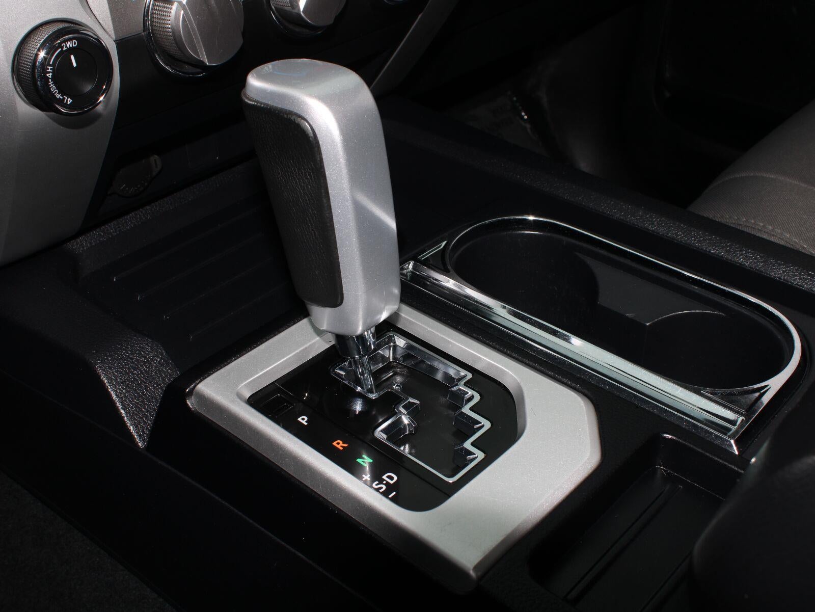 2017 Toyota Tundra SR5 5.7L V8