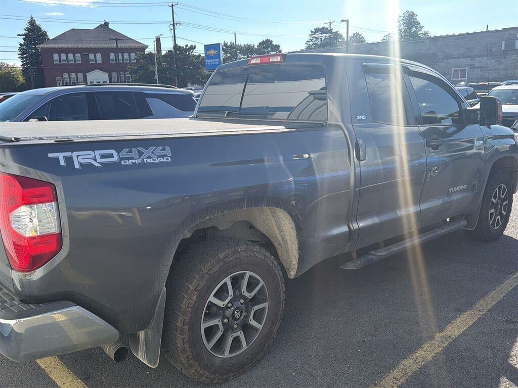2017 Toyota Tundra SR5 5.7L V8