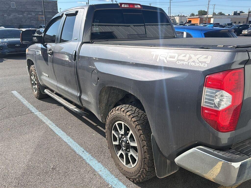2017 Toyota Tundra SR5 5.7L V8